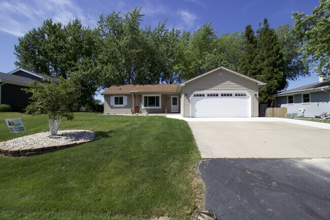 Foto del edificio - 2812 Stonebridge Dr