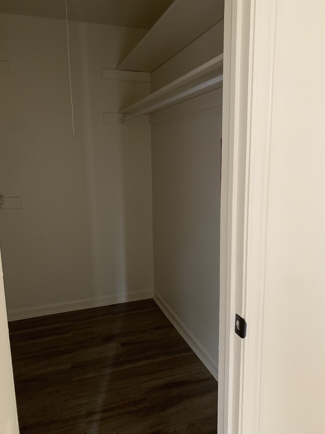 Amplio vestidor - College Apartments