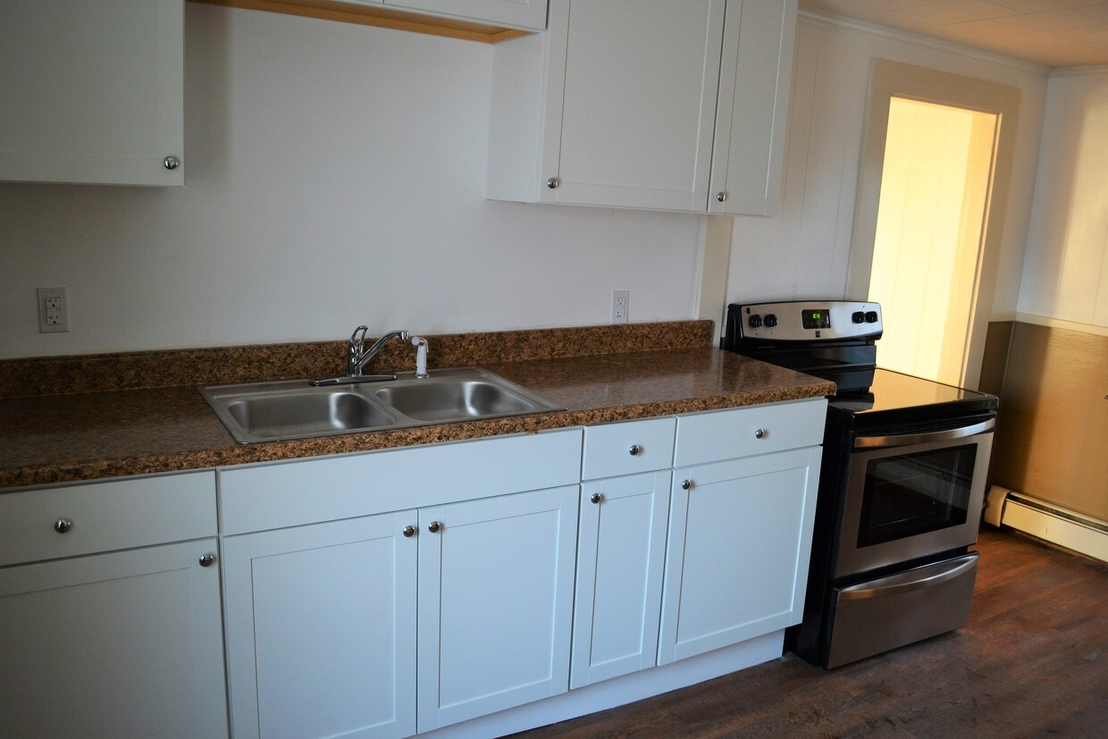 41 Cushing St, Brunswick, ME 04011 Apartments in Brunswick, ME