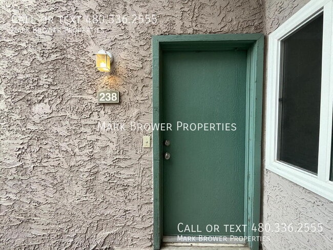 Building Photo - 623 W Guadalupe Rd