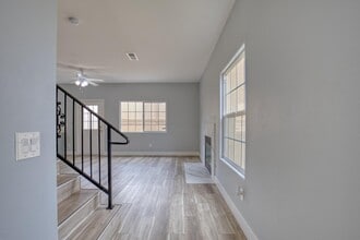 Building Photo - 58 Country Club Cir