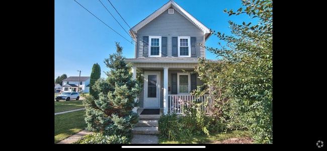 Building Photo - 813 E Scott St