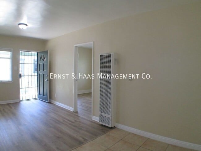 Foto del edificio - 935 E 5th St