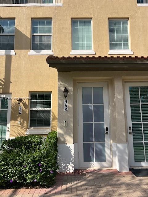 Primary Photo - 968 SW 147th Ave