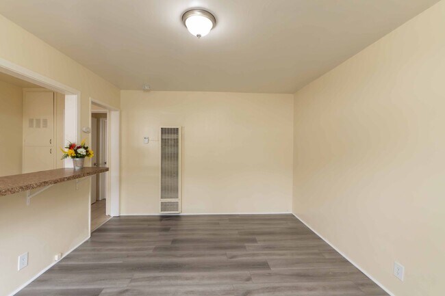 Building Photo - 67210th