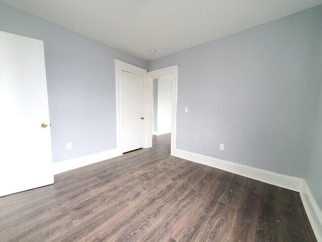 102 Grant Ave 3R - 105 Grant Ave