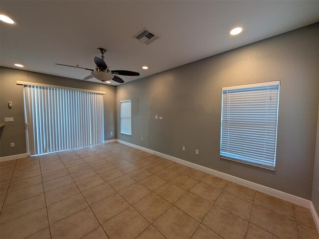 Building Photo - 2851 W Prospect Rd