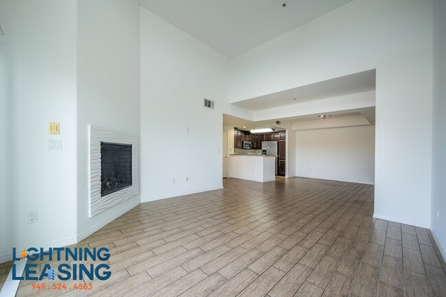 Building Photo - 11927 Kling St