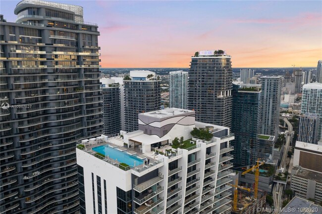 Foto del edificio - 1010 Brickell Ave