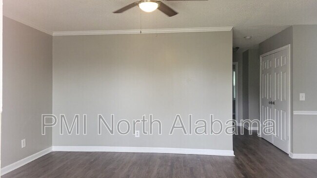 Building Photo - 4428 Bonnell Dr NW