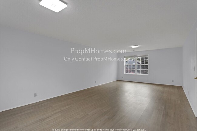 Foto del edificio - Spacious Four Bedroom Home with Bonus Room...