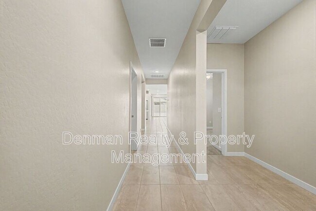 Building Photo - 17016 W Cavedale Dr