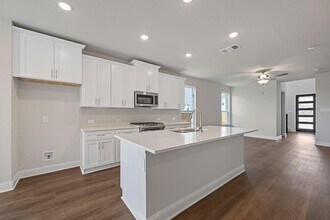 Building Photo - 10643 Downy Cup Dr