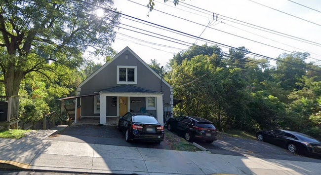 Building Photo - 644 8th St