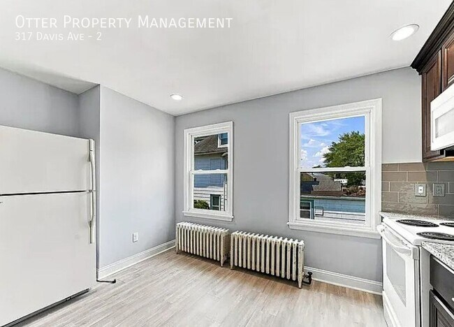 Building Photo - 317 Davis Ave