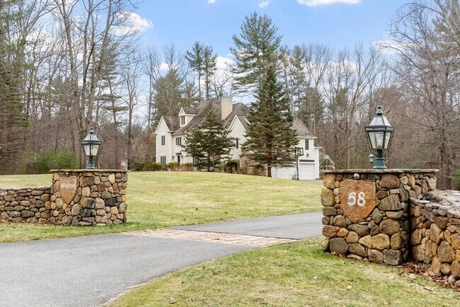 Foto del edificio - 58 Buttrick Ln