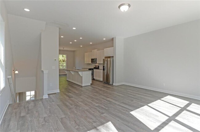 Building Photo - 2791 Bell Dr SE