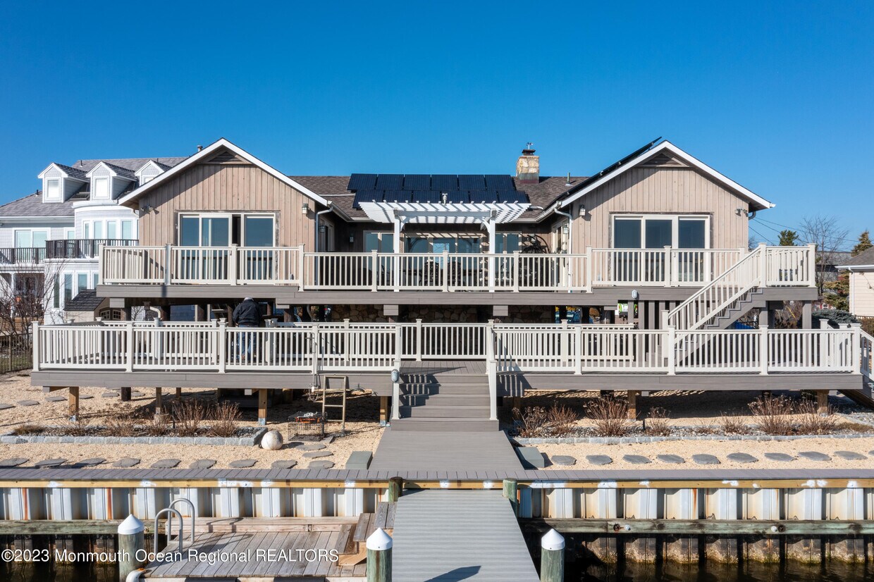 Foto principal - 277 S Shore Dr