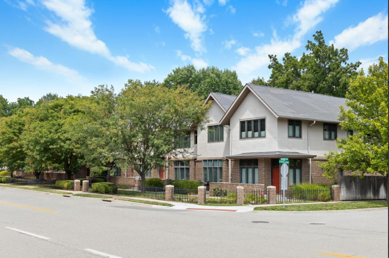 Foto principal - Rainbow Townhomes