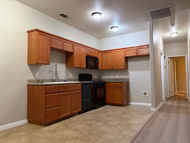 Foto del edificio - 8001 Walpole Ave