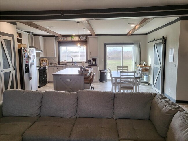 Foto del edificio - 192 Lazy River Ln