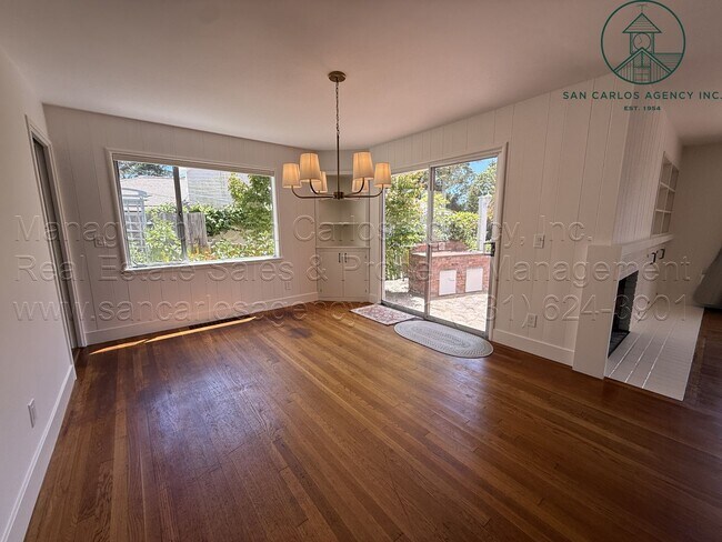 Foto del edificio - Recently Updated Three Bedroom Upper Hatton Fields Home