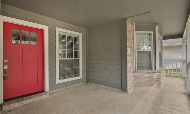 Building Photo - 15726 Oak Mountain Dr