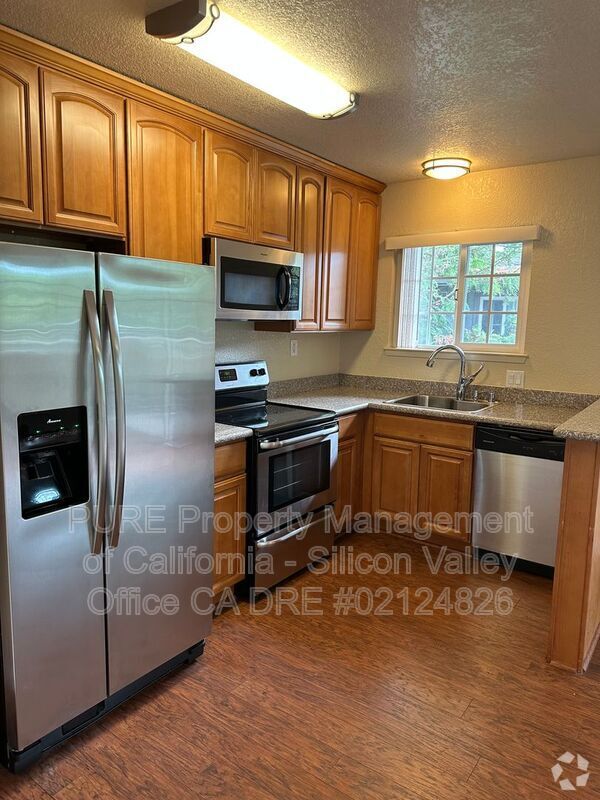 Building Photo - 4658 W Campbell Ave