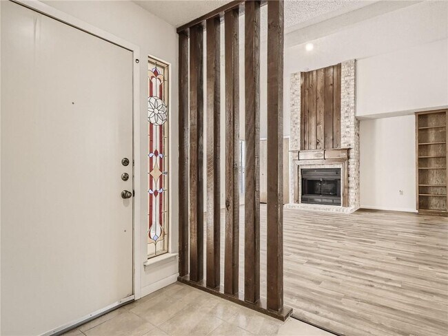 Building Photo - 4001 Tealwood