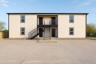 Building Photo - 1311 Kingston Dr