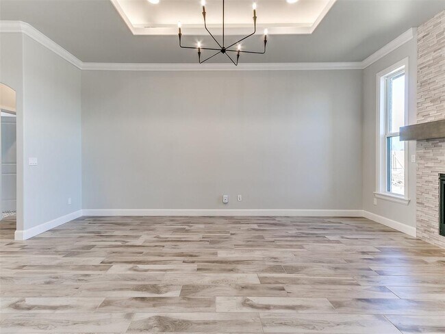 Building Photo - 4500 N Lincoln Blvd