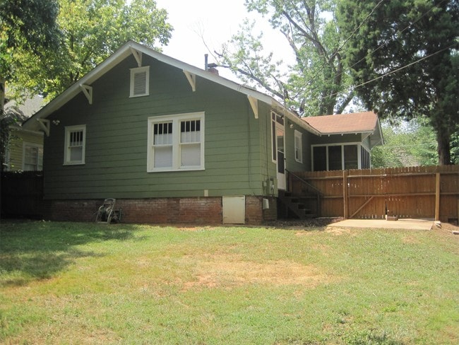 Building Photo - 1615 Scott Ave