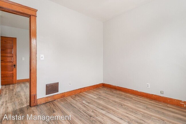 Foto del edificio - 4 br, 1 bath House - 1865 Lexington