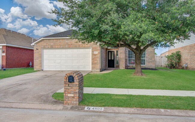 Foto del edificio - 4506 Knights Ct