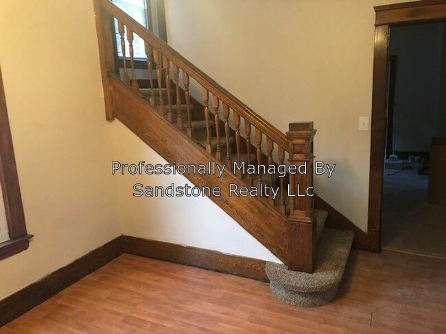 Building Photo - 4 Bedrooms