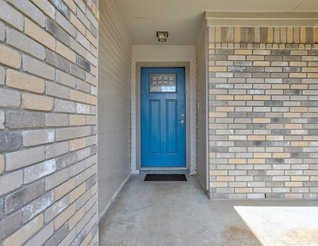 Building Photo - 1307 Rambling Cv