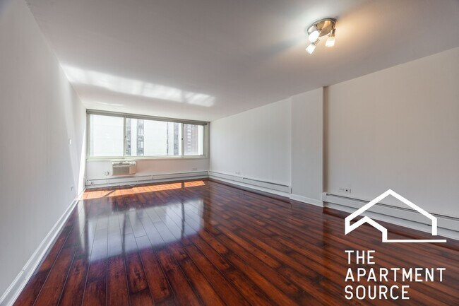 Building Photo - 1344 N Dearborn St