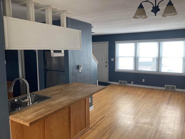 Building Photo - 954 Cleveland Ave S