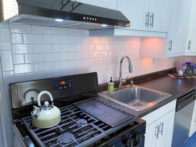 Foto del edificio - 2730 pleasant Ave S