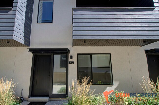 Building Photo - 351 W 800 N