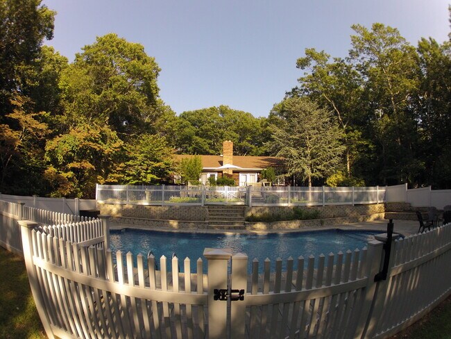 Building Photo - 157 Bridies Path