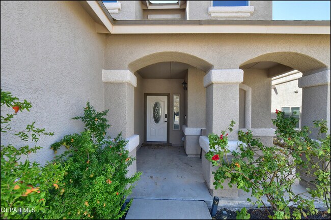 Foto del edificio - 7528 Wolf Creek Dr