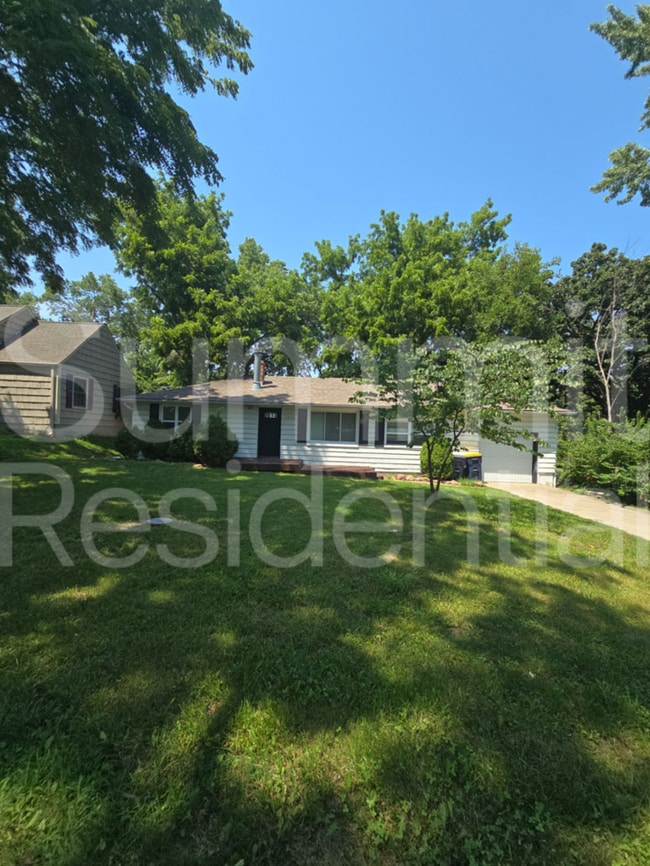 Building Photo - 2500 NE 46th St