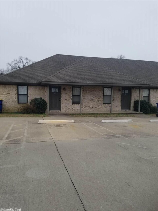 Foto principal - 1107 W Elm St