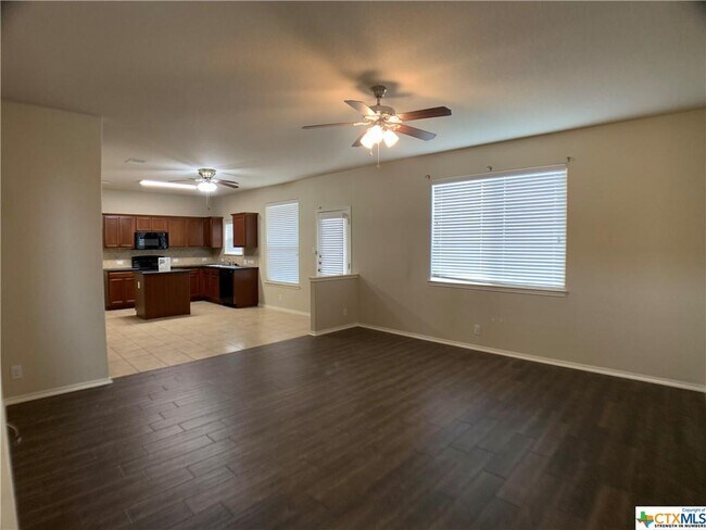 Foto del edificio - 534 Briggs Dr