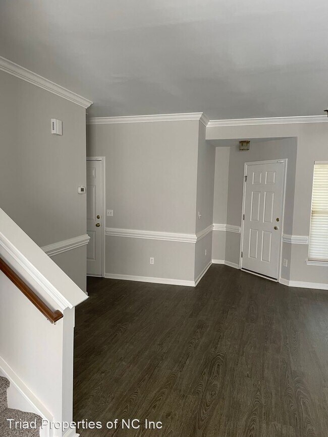 Building Photo - 3 br, 2.5 bath House - 3995 Fountain Villa...