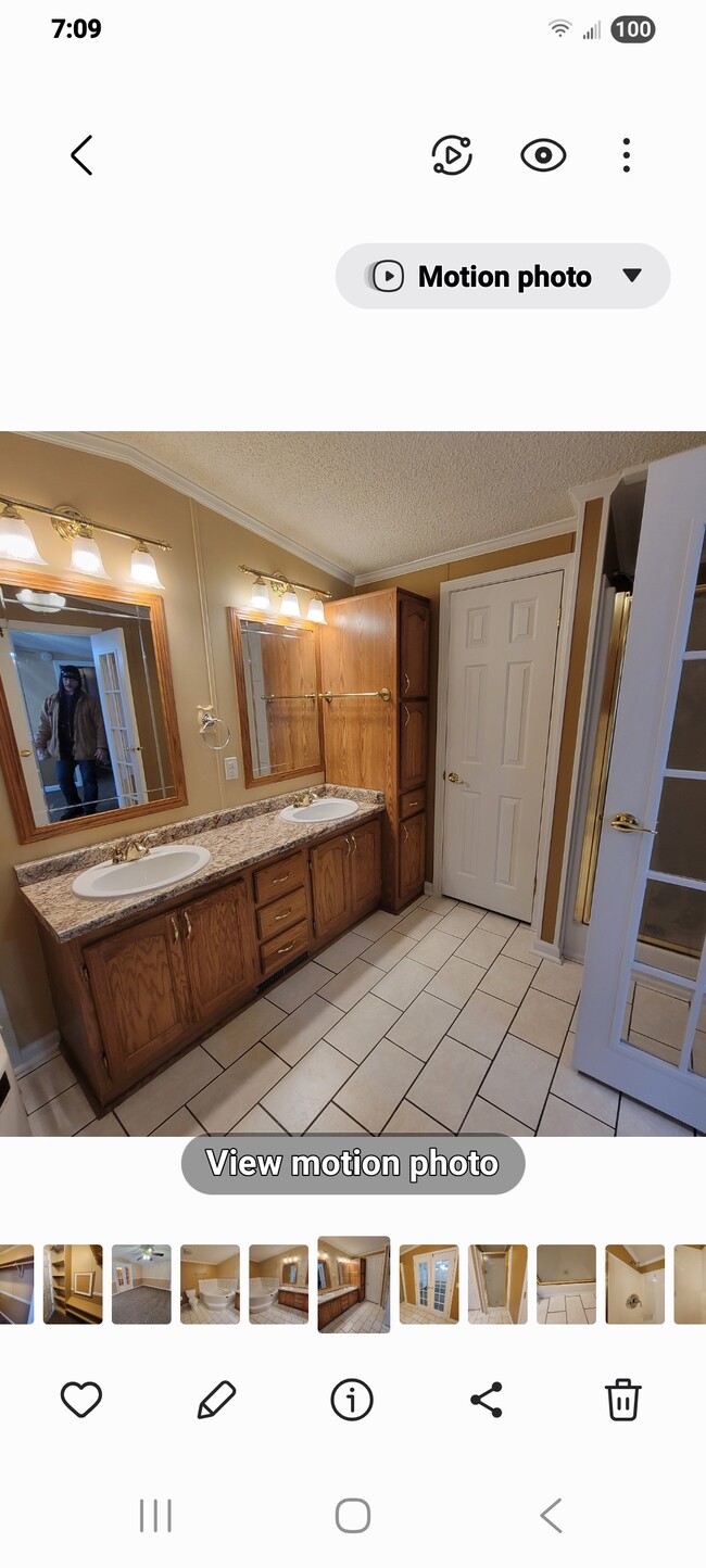 Foto del edificio - 3033-3012 12th Ave