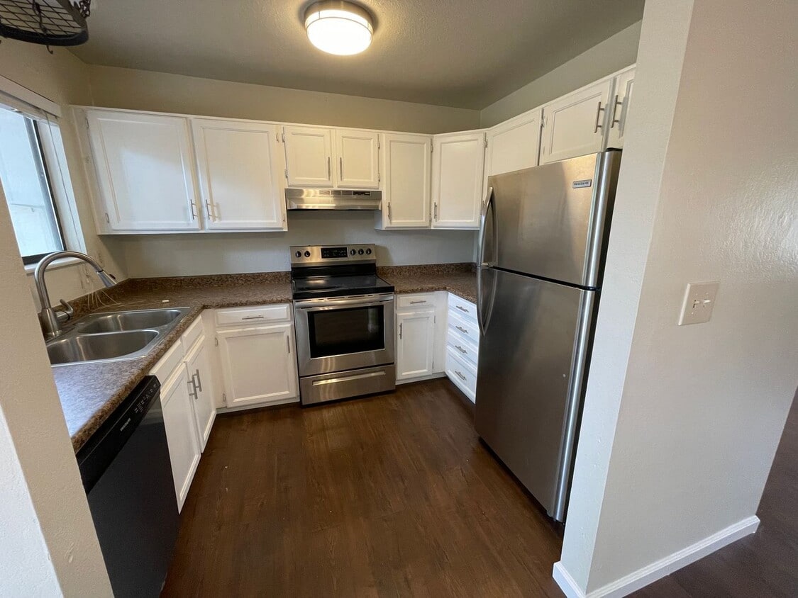 Centaur Village 3 Bedroom/2 Bath Newly Upd... - Centaur Village 3 Bedroom/2 Bath Newly Upd...