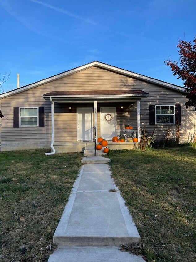 122 Chestnut St, Mount Sterling, OH 43143 House Rental in Mount