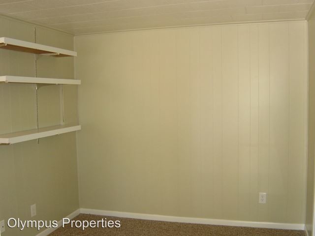 Foto del edificio - 1 br, 1 bath Room For Rent - 415 S Dunn St